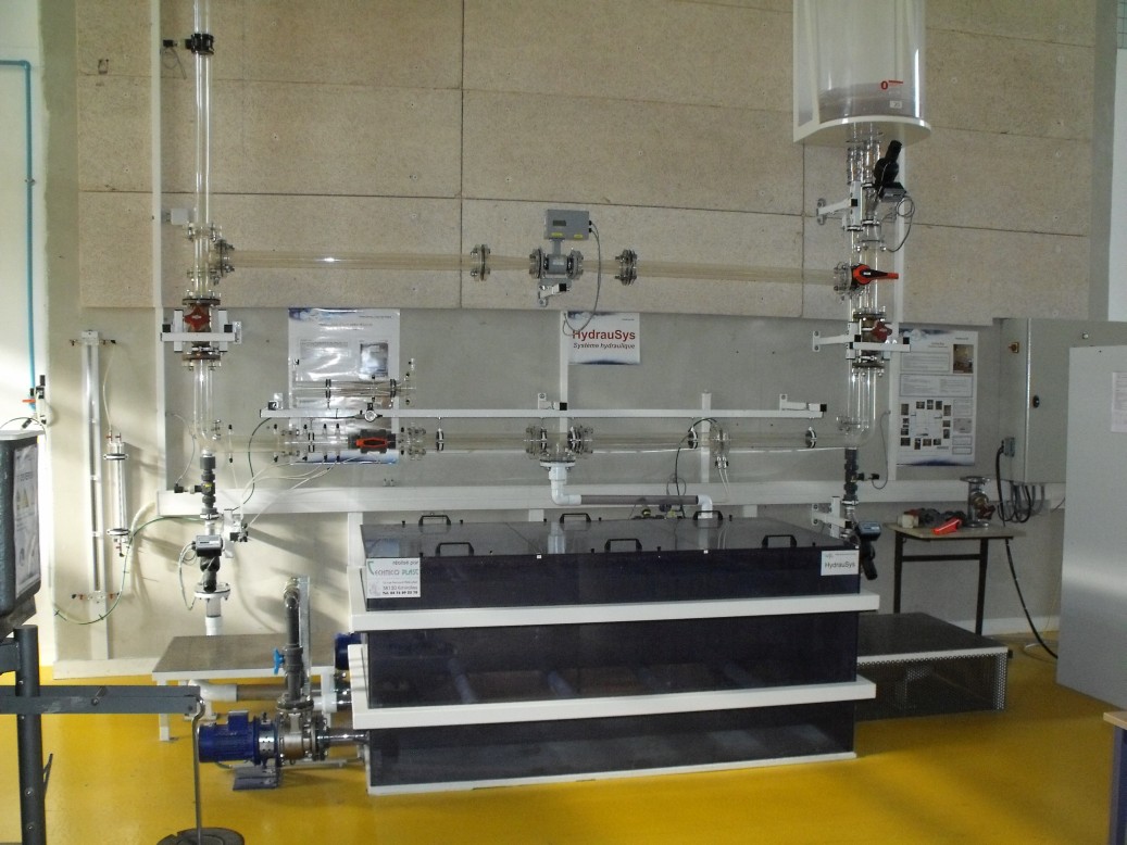 Laboratorium płynów 2 - instalacja do badania systemu kanalizacji