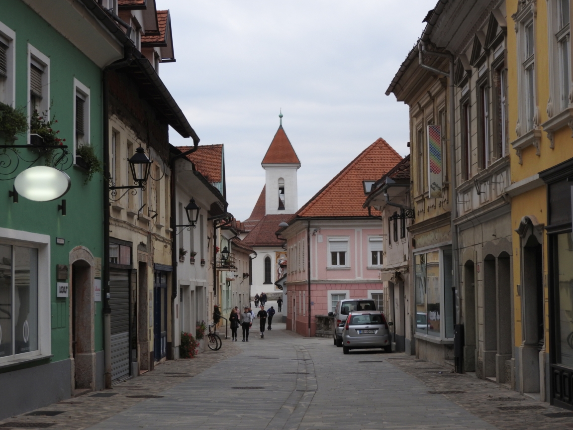 Kranj - widok na kościół św. Sebastiana, Fabiana i Rocha